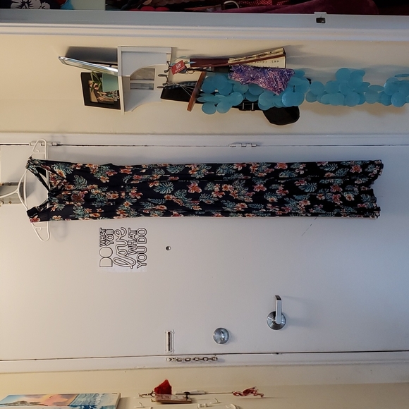 Dress - Picture 2 of 4